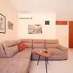 Two Bedroom Apartment In City Center Igor